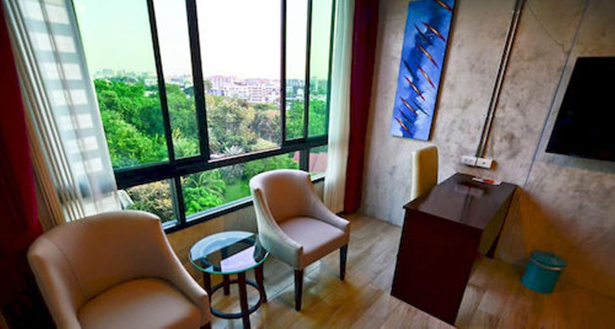 Prestige Chiang Mai Hotel Exterior photo