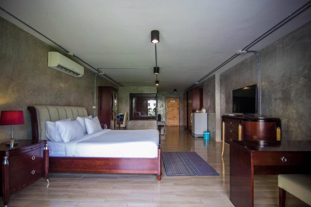 Prestige Chiang Mai Hotel Exterior photo