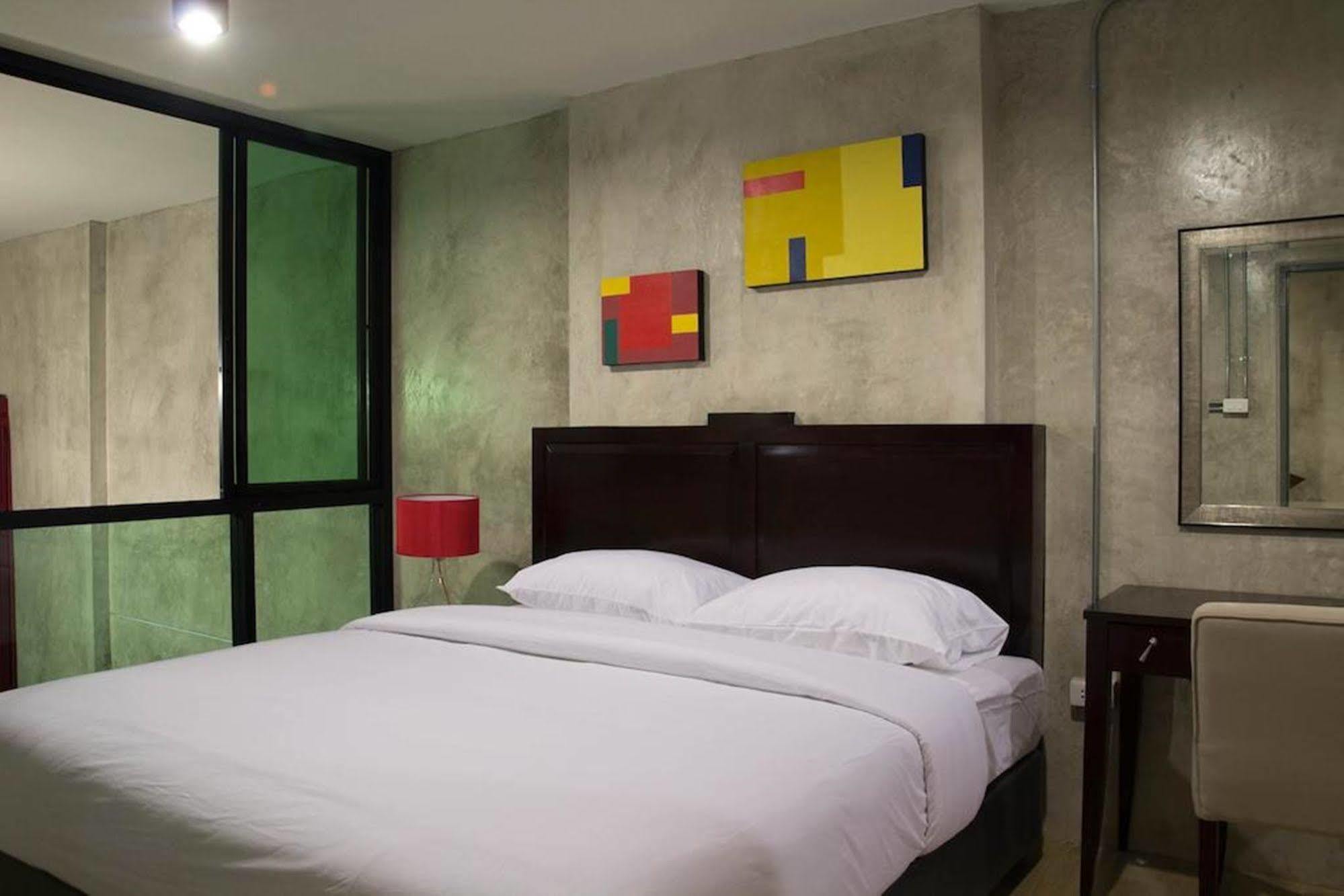 Prestige Chiang Mai Hotel Exterior photo